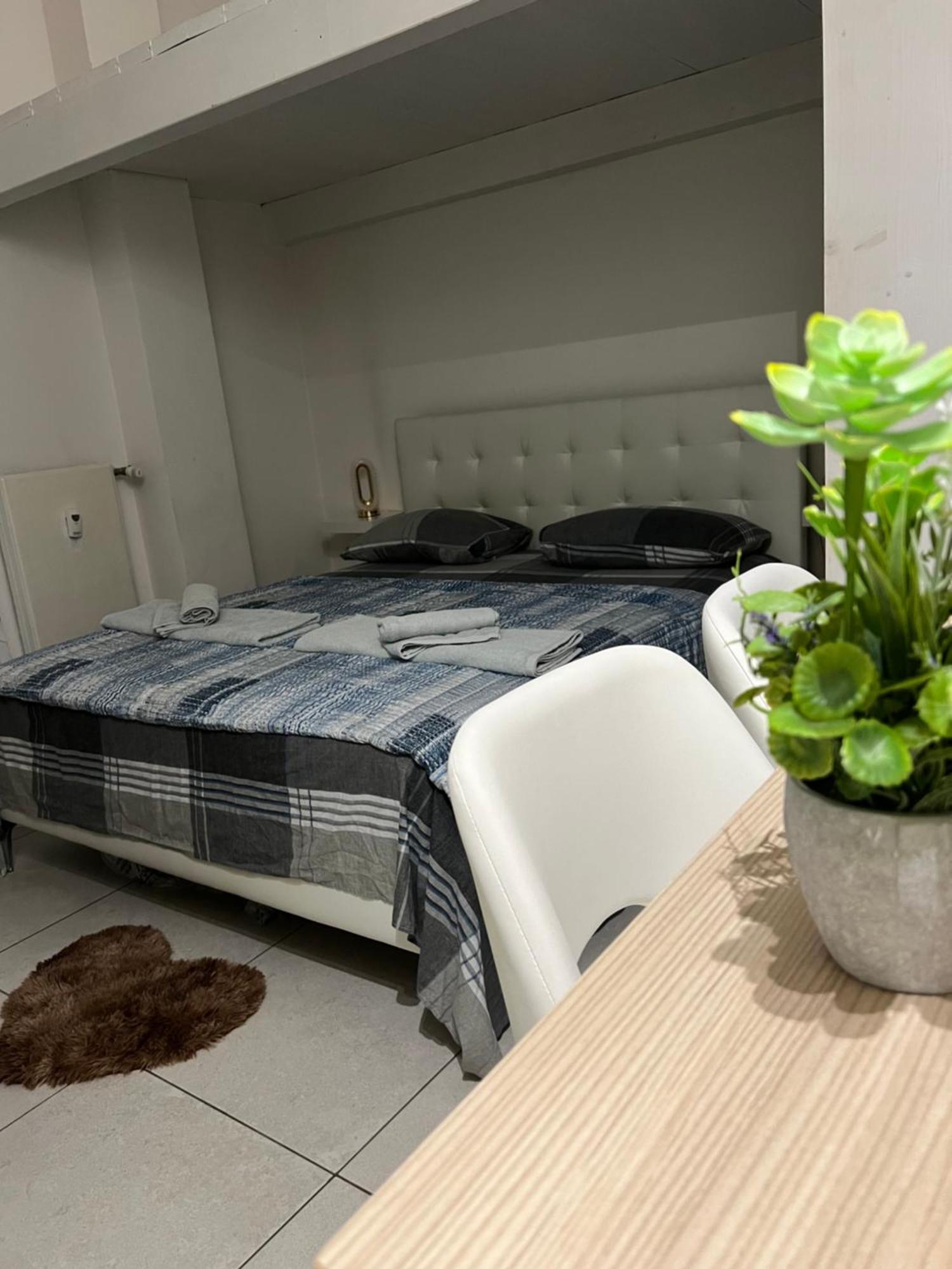 Tiny & Cosy Studio Flat In Como Exterior photo